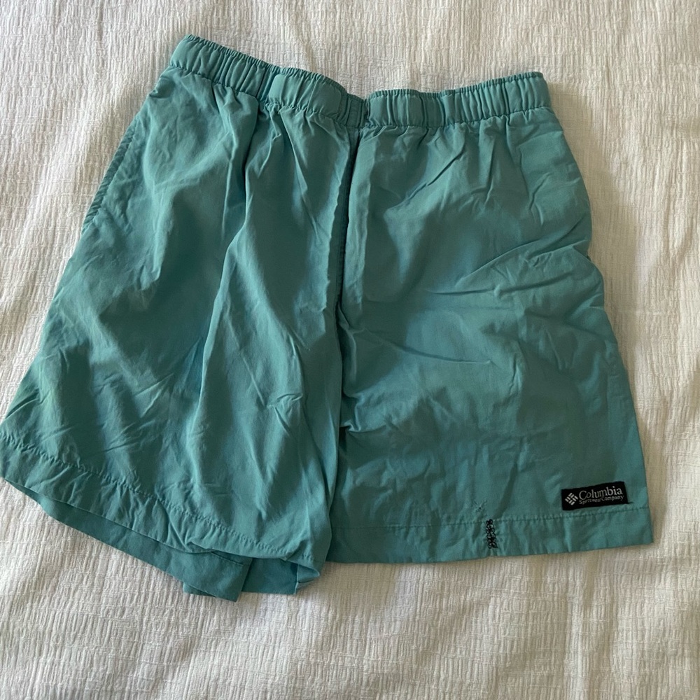 Women’s Columbia teal hiking shorts - size small!